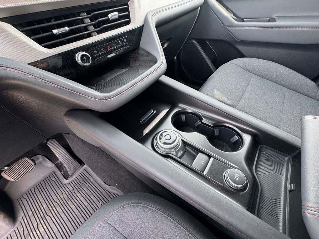 Used 2025 Ford Explorer Active image 30