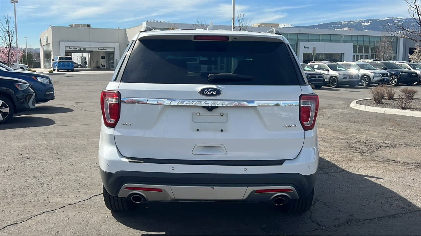 Used 2017 Ford Explorer XLT w/ Equipment Group 202A image 6