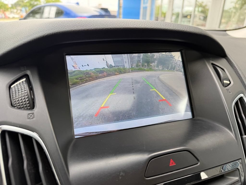 Used 2017 Ford Focus Titanium FWD image 21