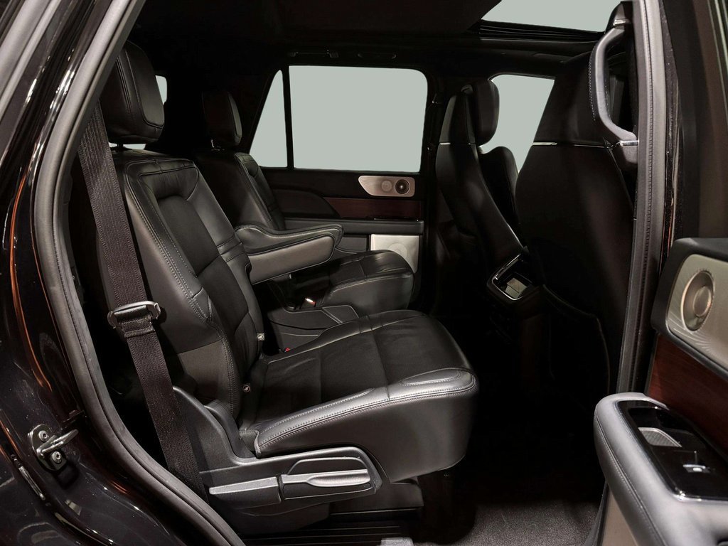 Certified 2023 Lincoln Navigator Reserve AWD/4WD image 28