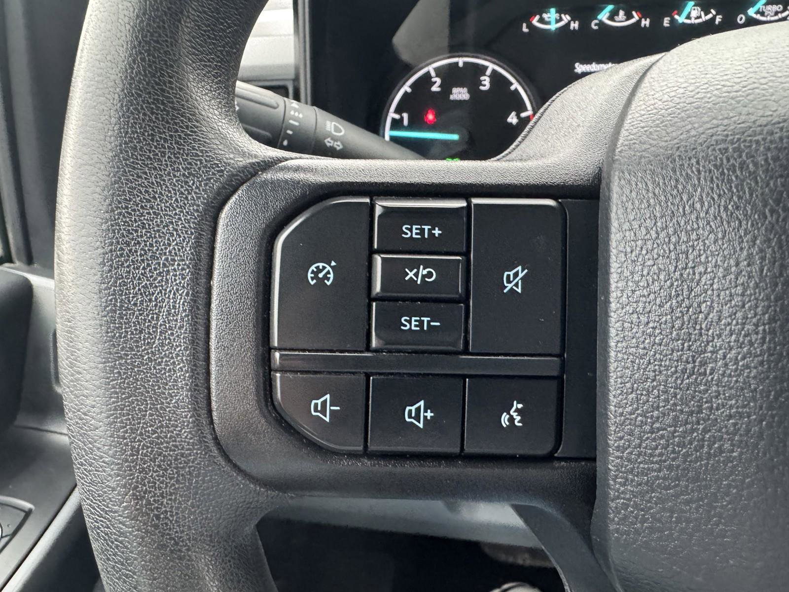 Used 2024 Ford F250 XLT w/ FX4 Off-Road Package image 18