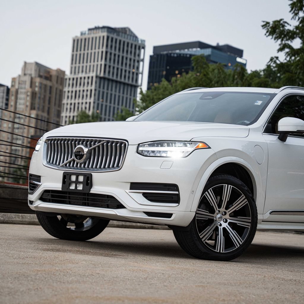 Certified 2025 Volvo XC90 T8 Ultra w/ Protection Package Premier AWD/4WD image 2