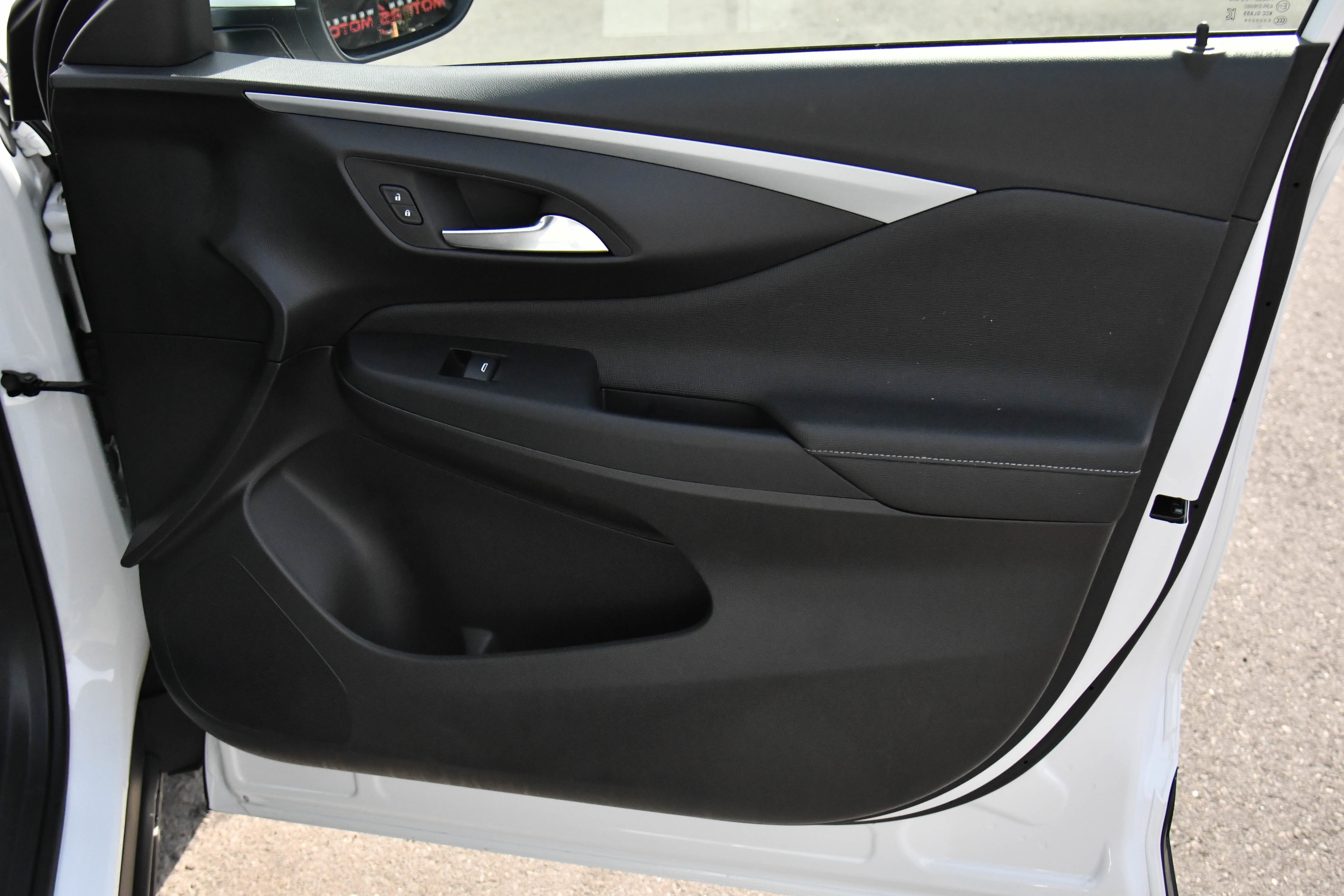 Used 2025 Buick Envista Preferred FWD image 43