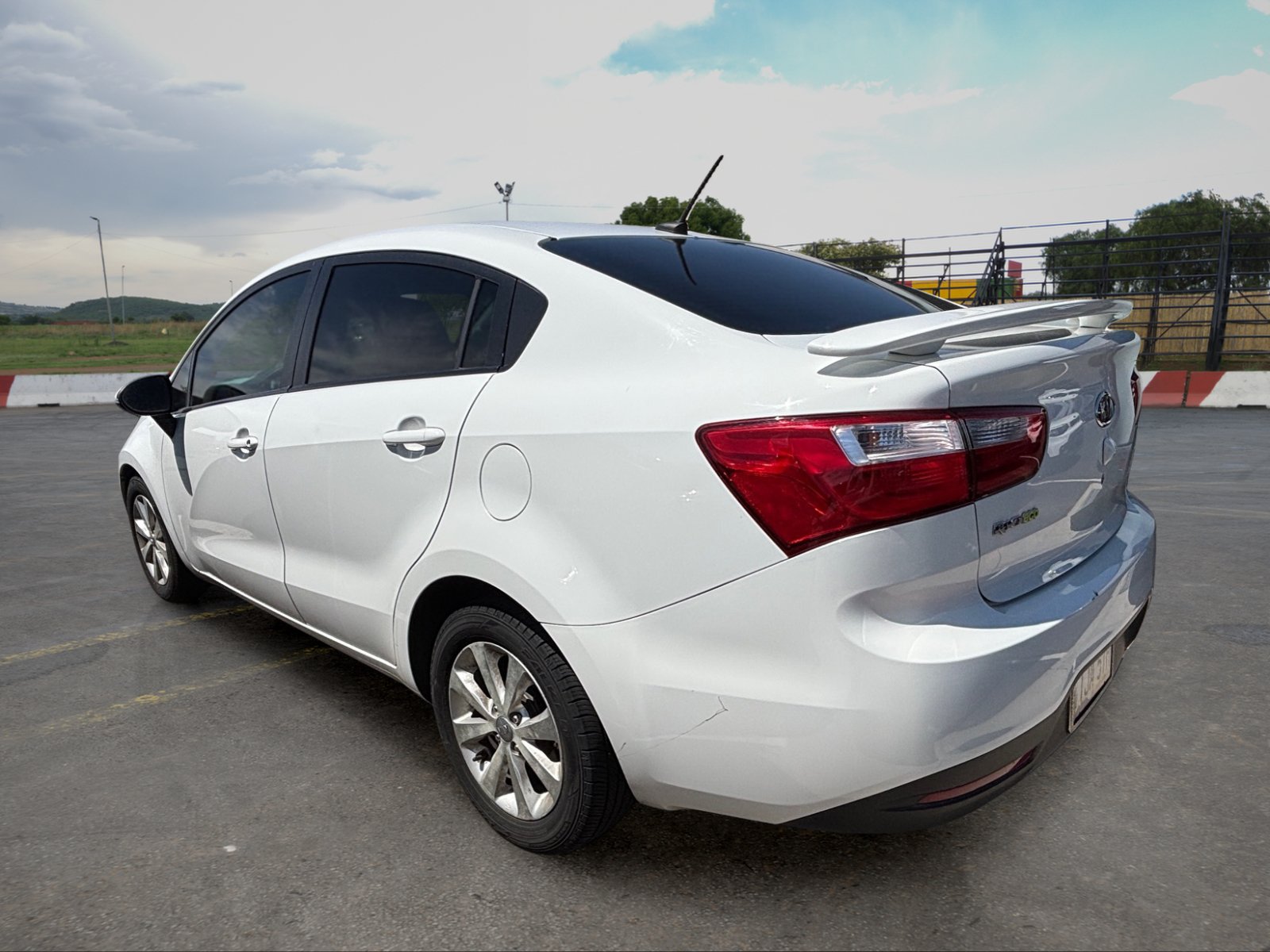 Used 2013 Kia Rio EX w/ Convenience Pkg FWD image 4