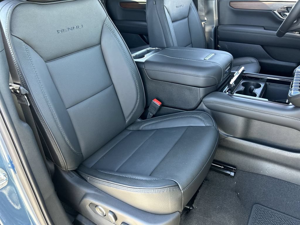 New 2026 GMC Yukon Denali w/ Denali Reserve Package AWD/4WD image 29