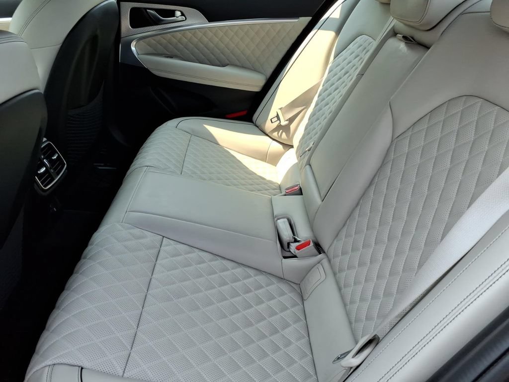 Used 2022 Genesis G70 3.3T w/ Sport Prestige Package AWD/4WD image 18