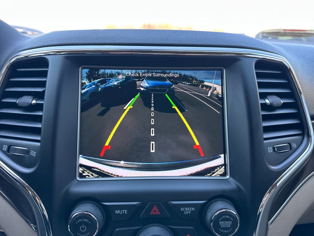 Used 2018 Jeep Grand Cherokee Limited image 25