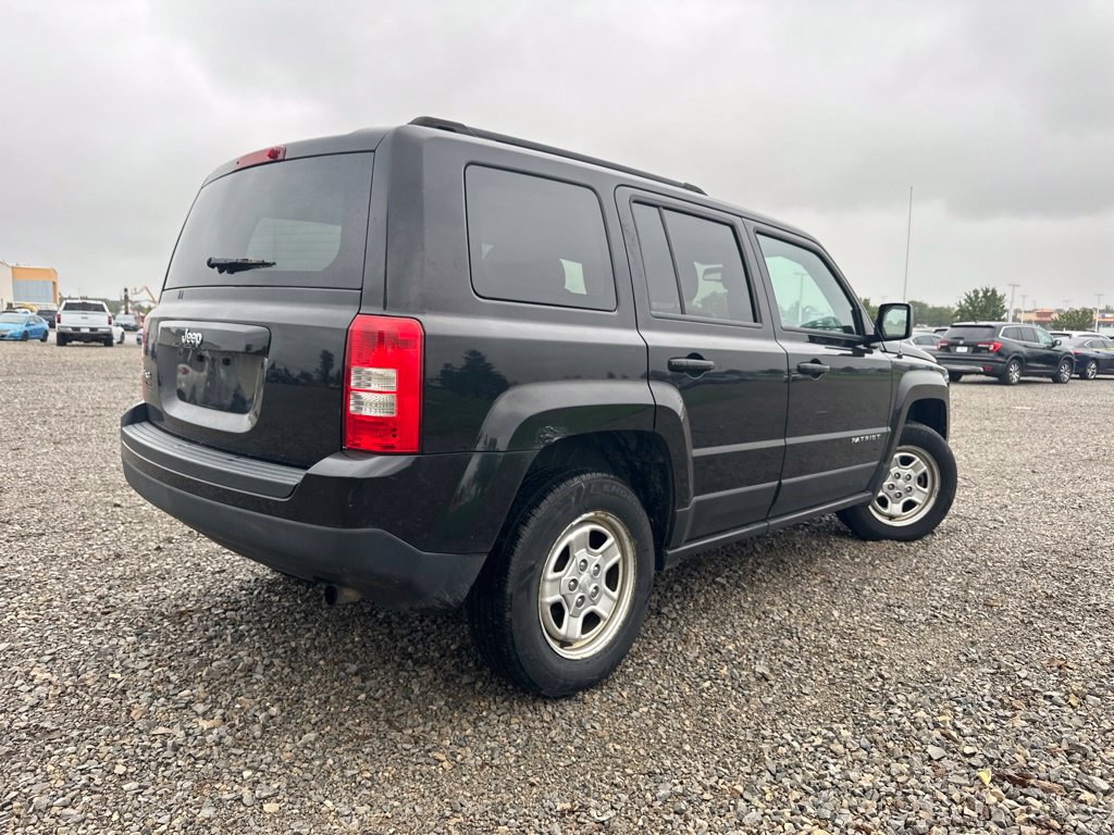Used 2016 Jeep Patriot Sport w/ Power Value Group AWD/4WD image 10