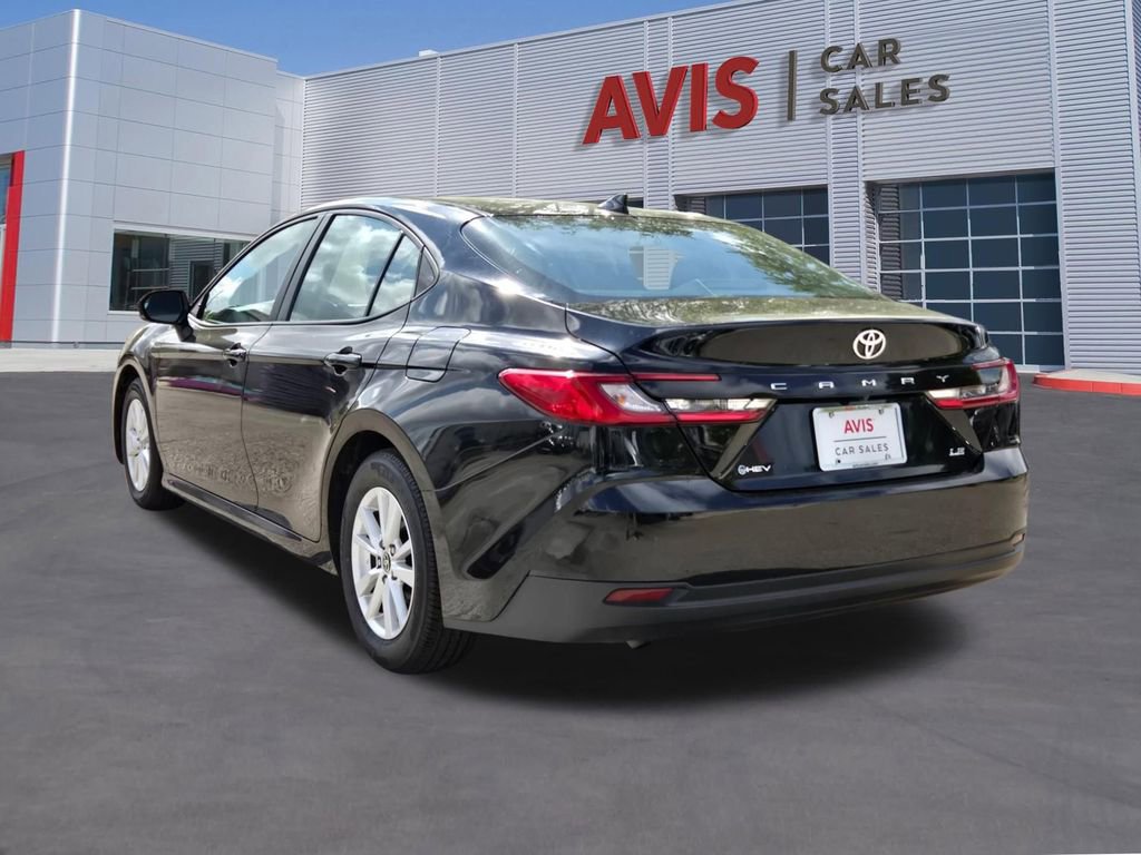 Used 2025 Toyota Camry LE image 10