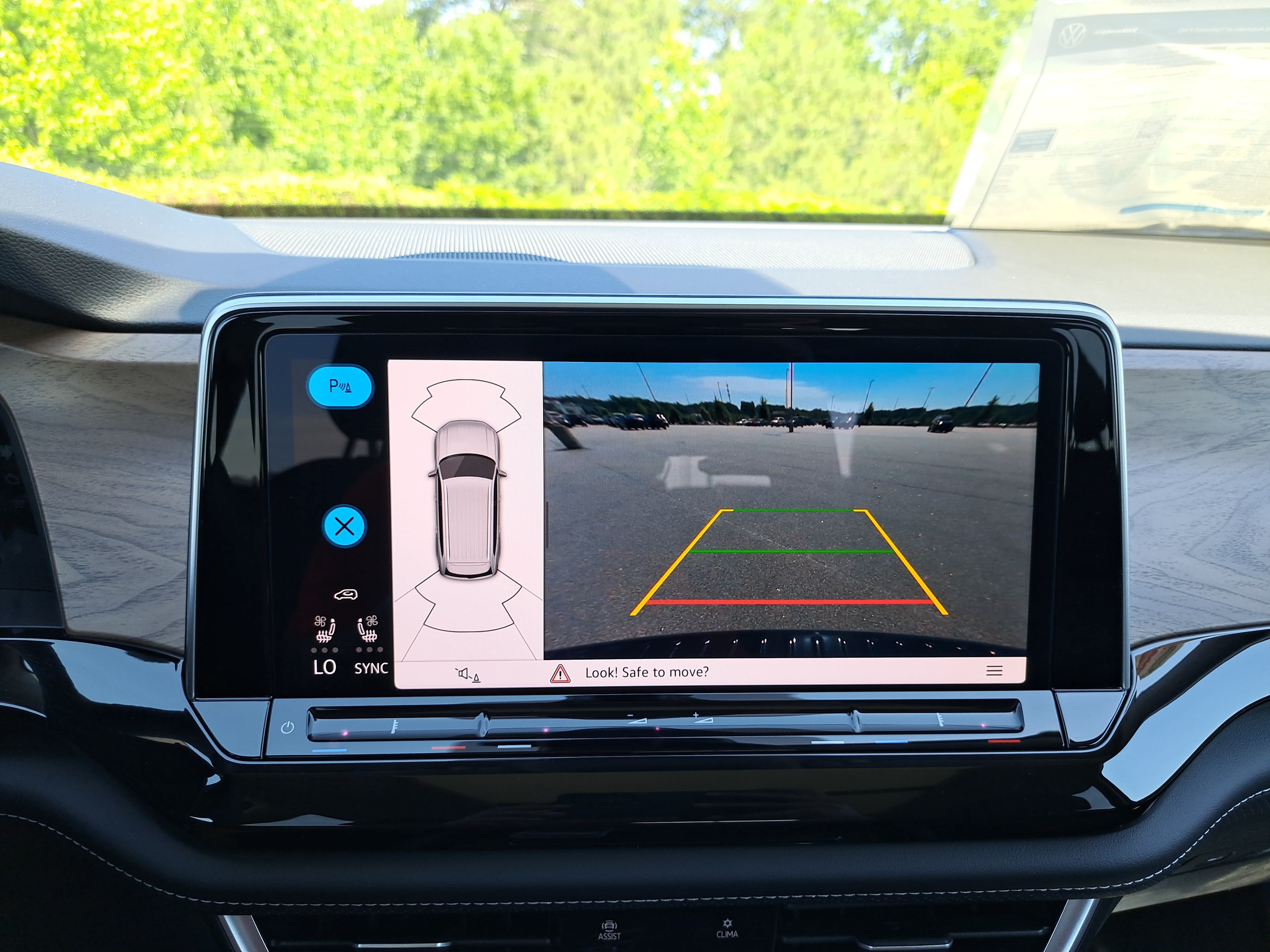 New 2026 Volkswagen Atlas SE FWD image 25