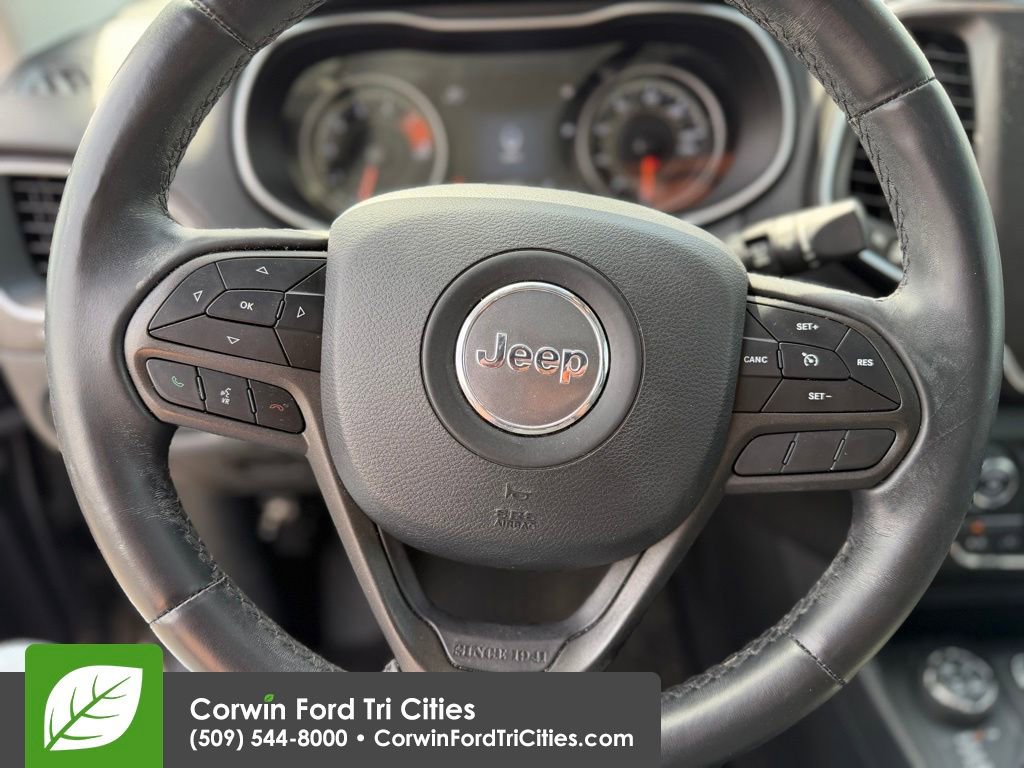 Used 2019 Jeep Cherokee Trailhawk w/ Comfort/Convenience Group AWD/4WD image 2