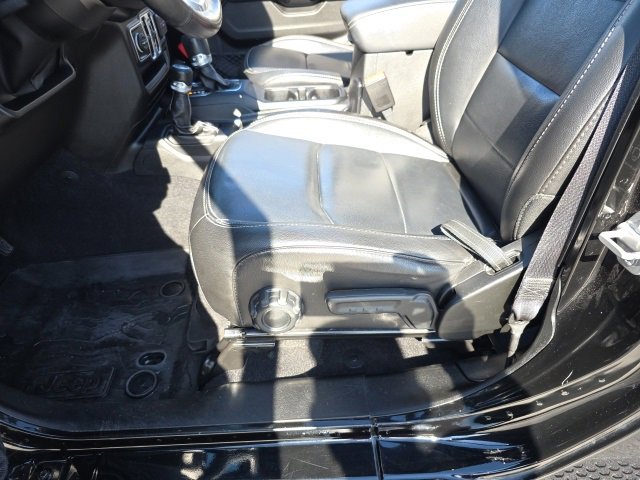 Used 2023 Jeep Wrangler Unlimited Sahara w/ Cold Weather Group image 15