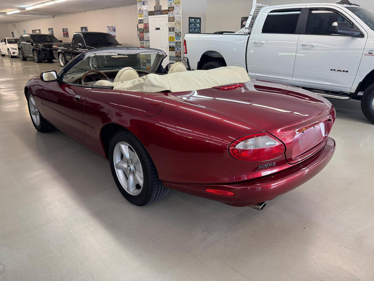 Used 1997 Jaguar XK8 Convertible RWD image 11