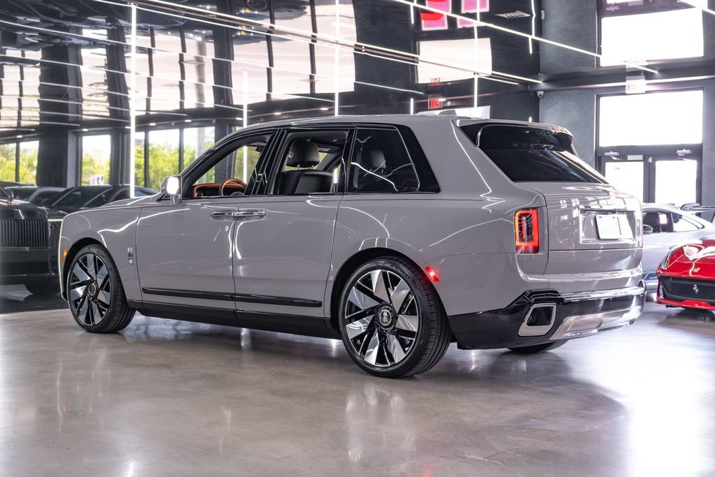 Used 2026 Rolls-Royce Cullinan AWD/4WD image 8