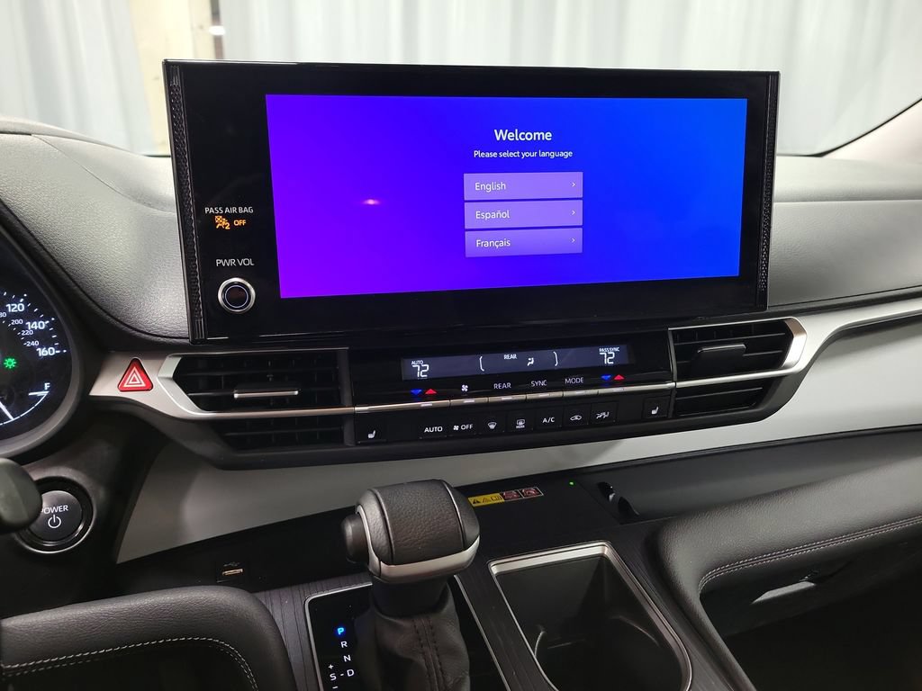 Used 2025 Toyota Sienna XLE w/ XLE Plus Package FWD image 14