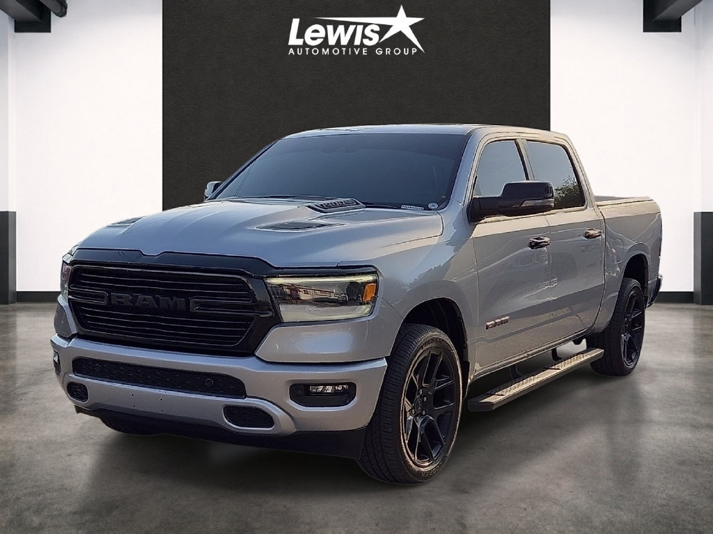 Used 2024 RAM 1500 Laramie AWD/4WD image 1