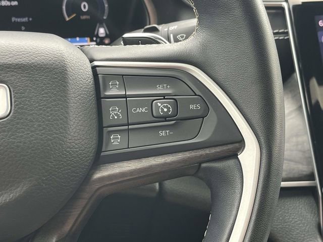 Used 2022 Jeep Grand Cherokee L Limited w/ Luxury Tech Group II AWD/4WD image 30