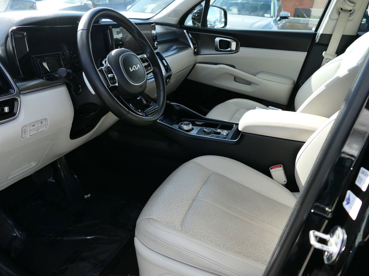 Used 2023 Kia Sorento EX image 11