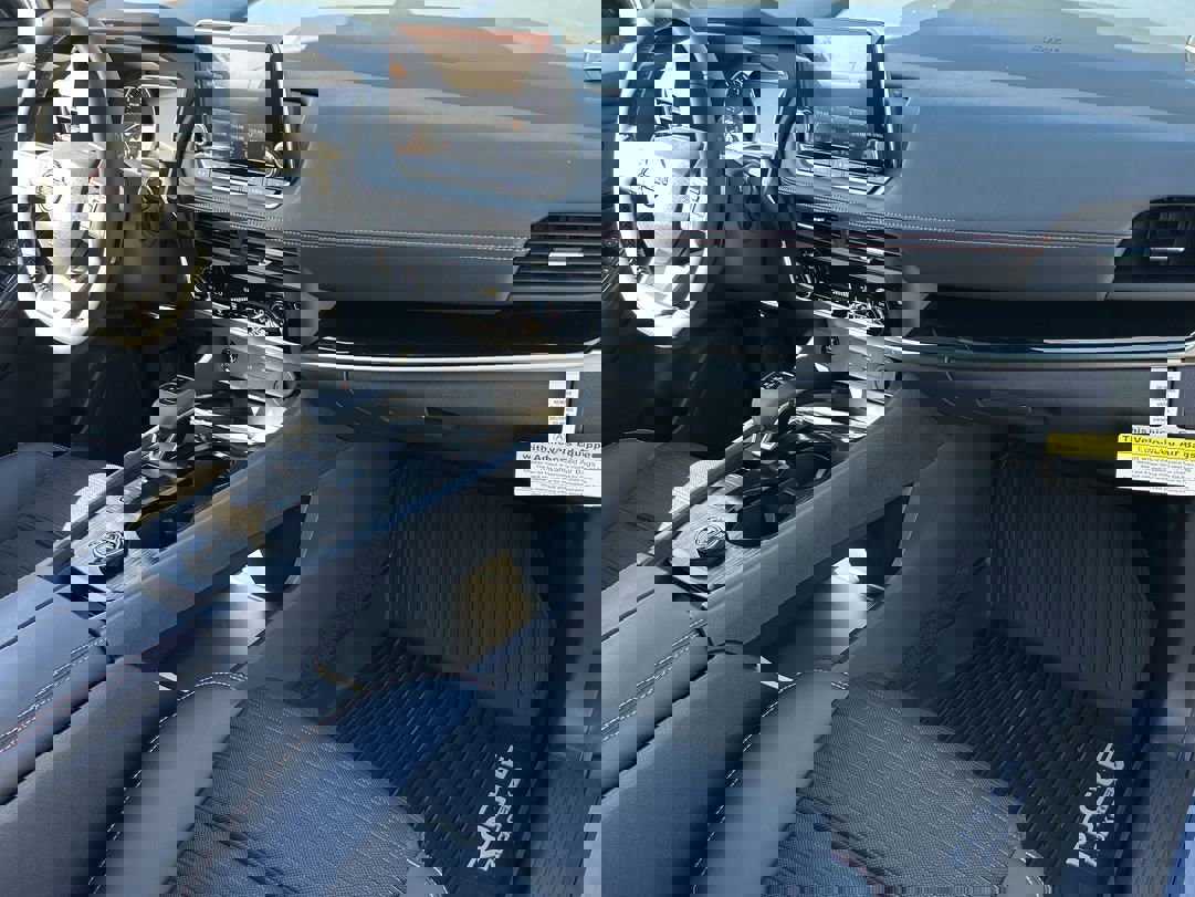 New 2025 Nissan Rogue SV image 10