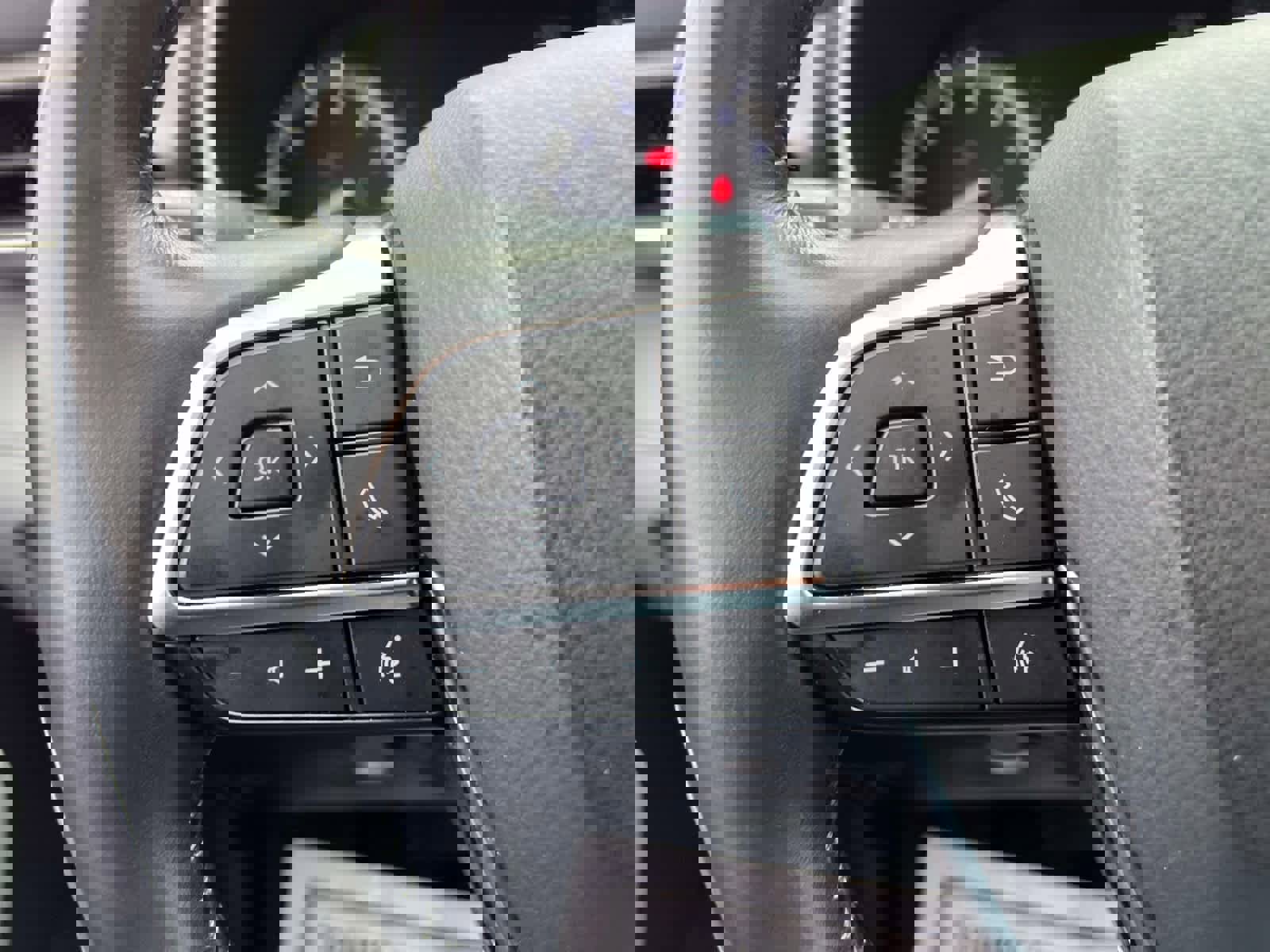 Used 2021 Toyota Highlander Limited image 32