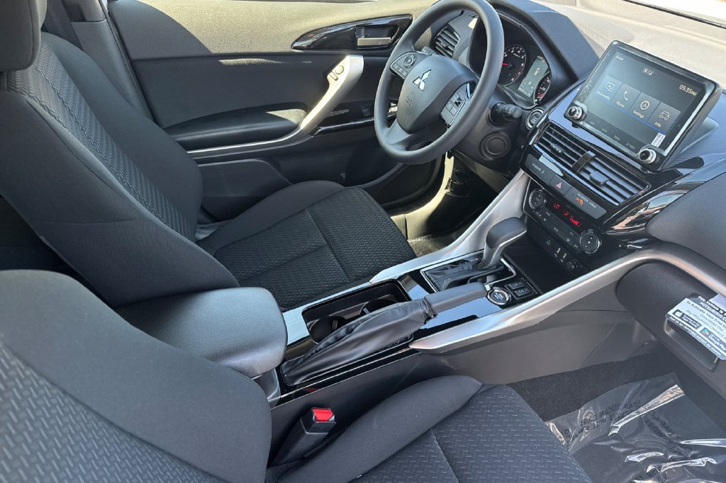 New 2026 Mitsubishi Eclipse Cross LE AWD/4WD image 17