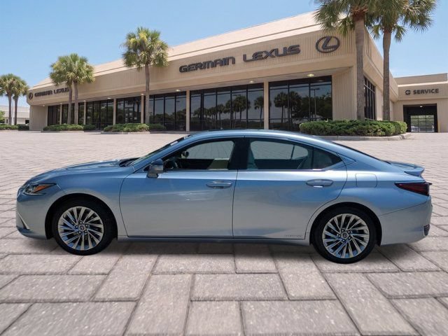 Certified 2022 Lexus ES 300h w/ Accessory Package 2 FWD image 7