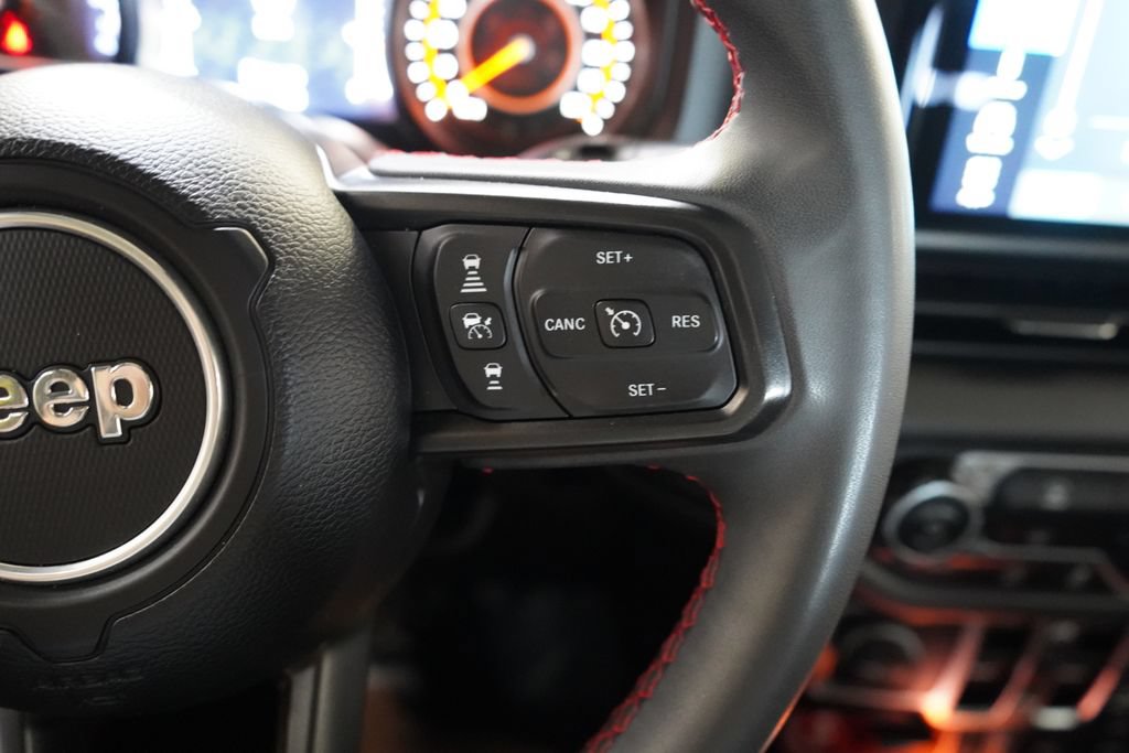 Used 2024 Jeep Wrangler Unlimited Rubicon AWD/4WD image 38