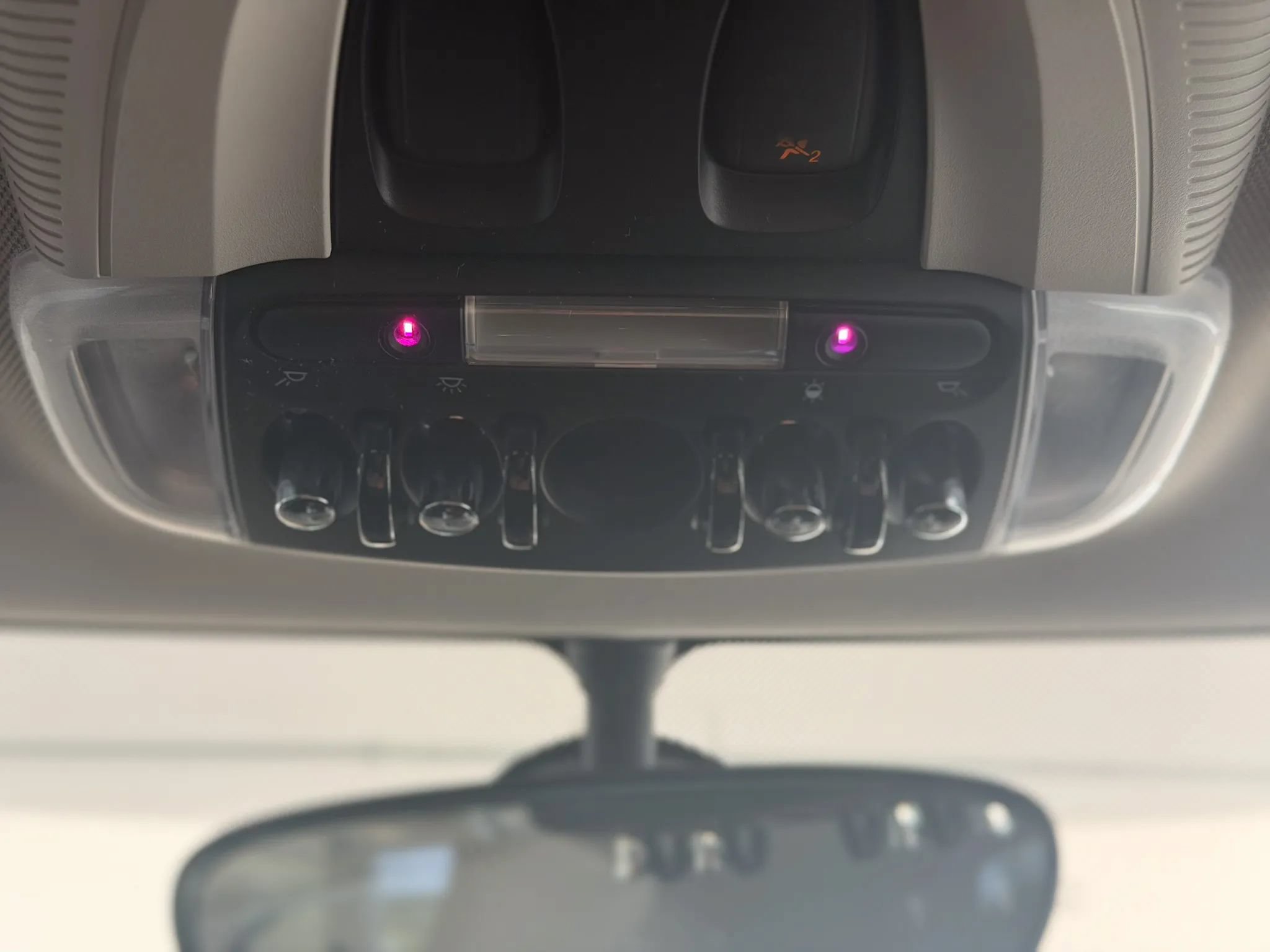 Used 2015 MINI Cooper 2-Door Hardtop FWD image 27