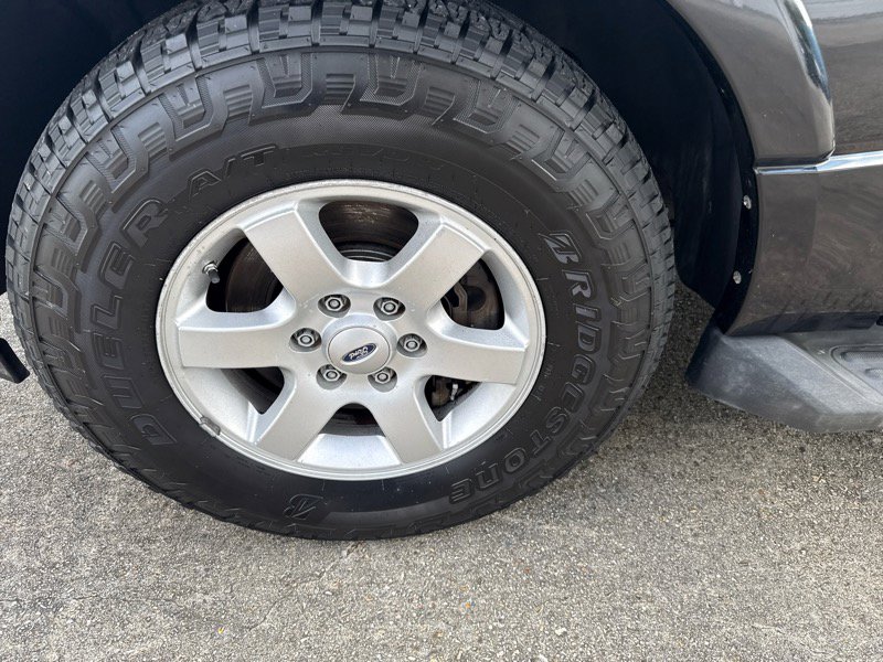 Used 2008 Ford Expedition XLT image 9