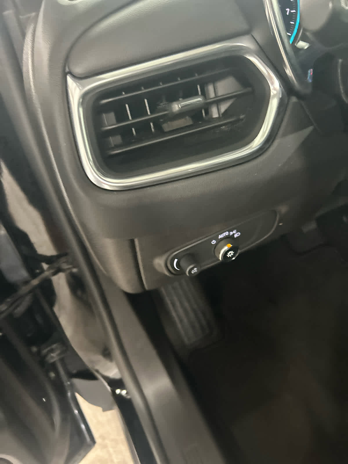 Used 2024 Chevrolet Equinox LT image 16