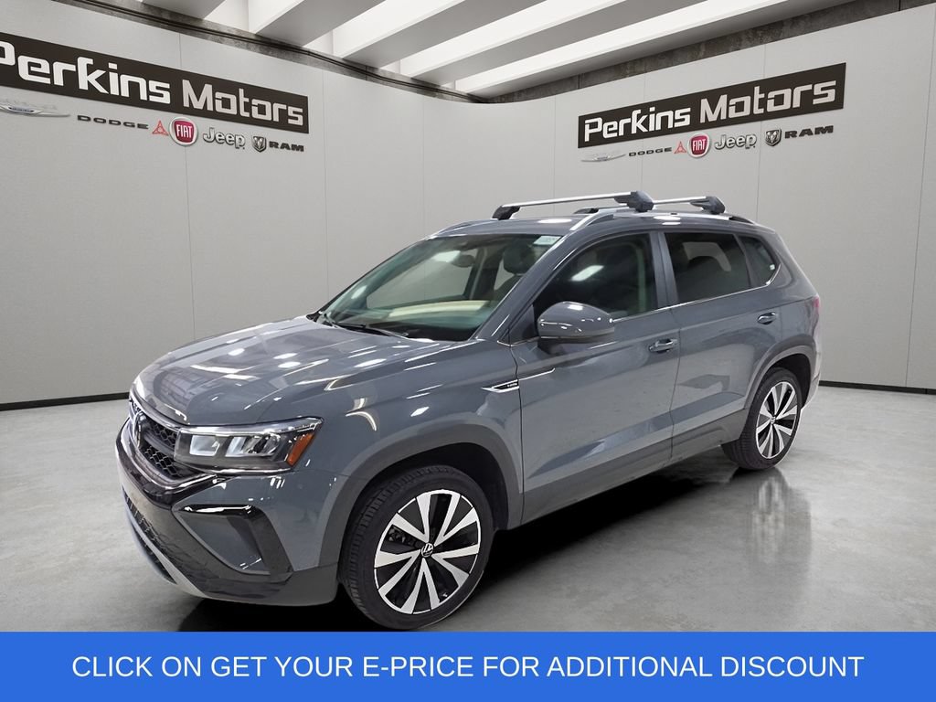 Used 2023 Volkswagen Taos SE FWD image 1