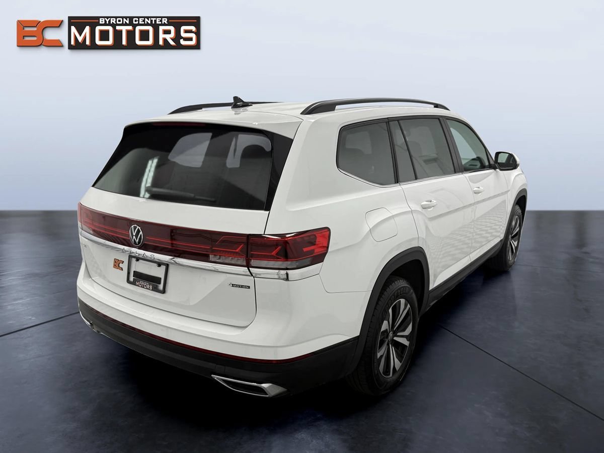 Used 2024 Volkswagen Atlas SE AWD/4WD image 6