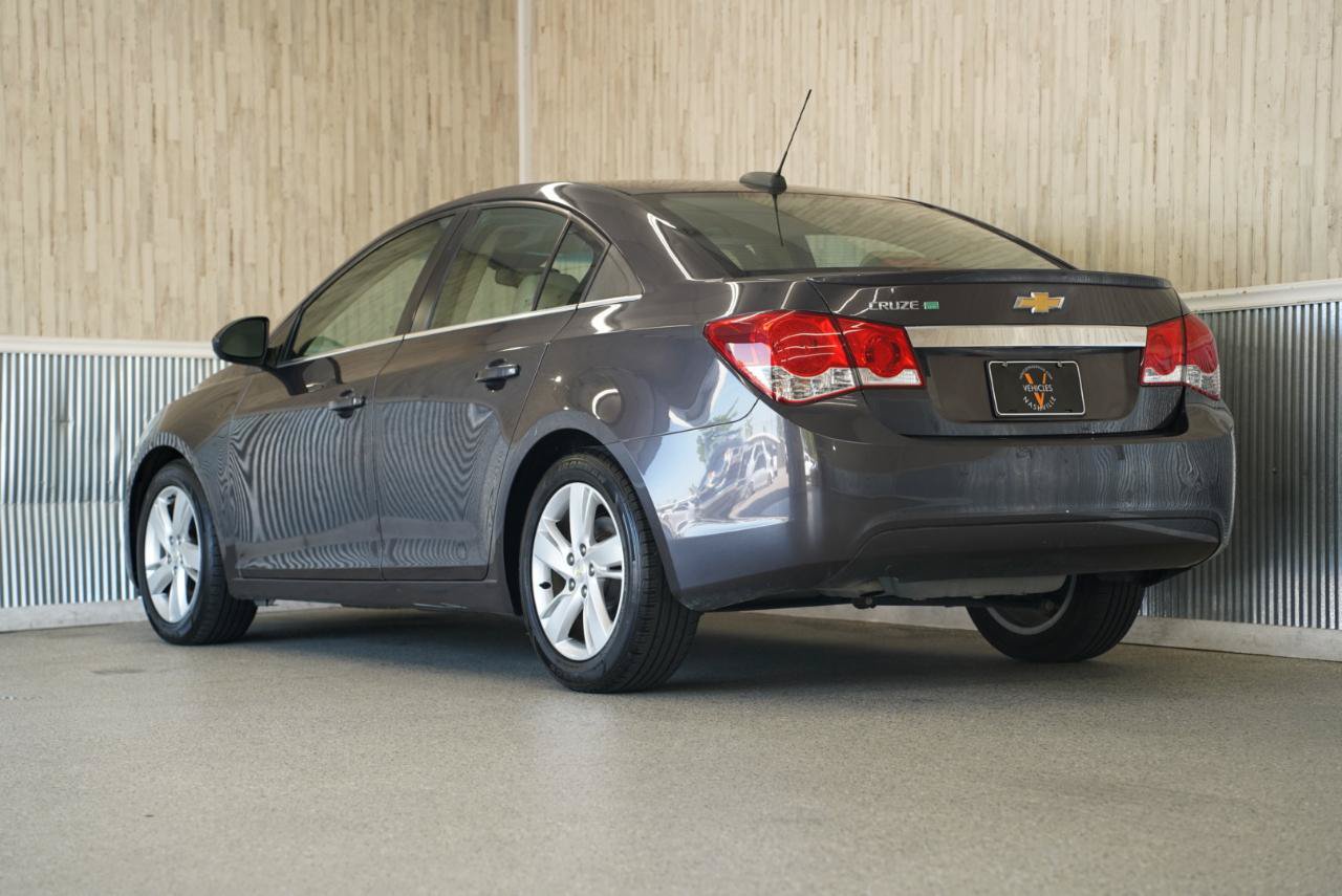 Used 2015 Chevrolet Cruze Diesel FWD image 7