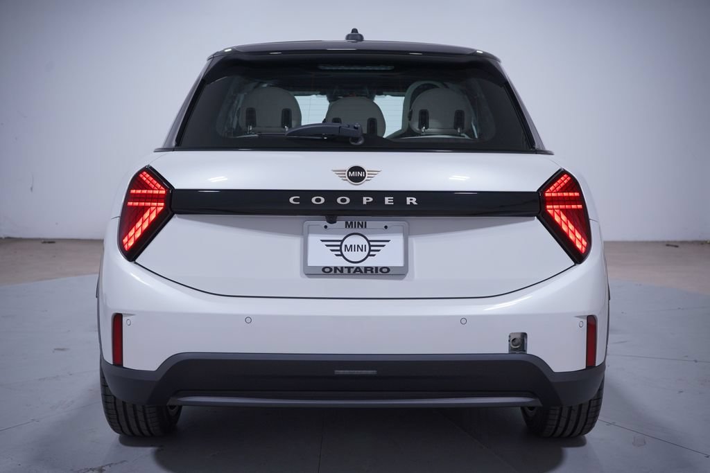 New 2026 MINI Cooper 4-Door Hardtop FWD image 5