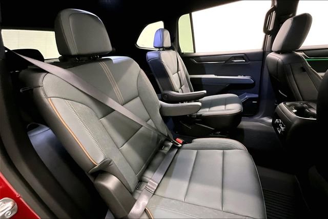 Used 2025 GMC Acadia AT4 w/ LPO, Floor Liner Package image 27