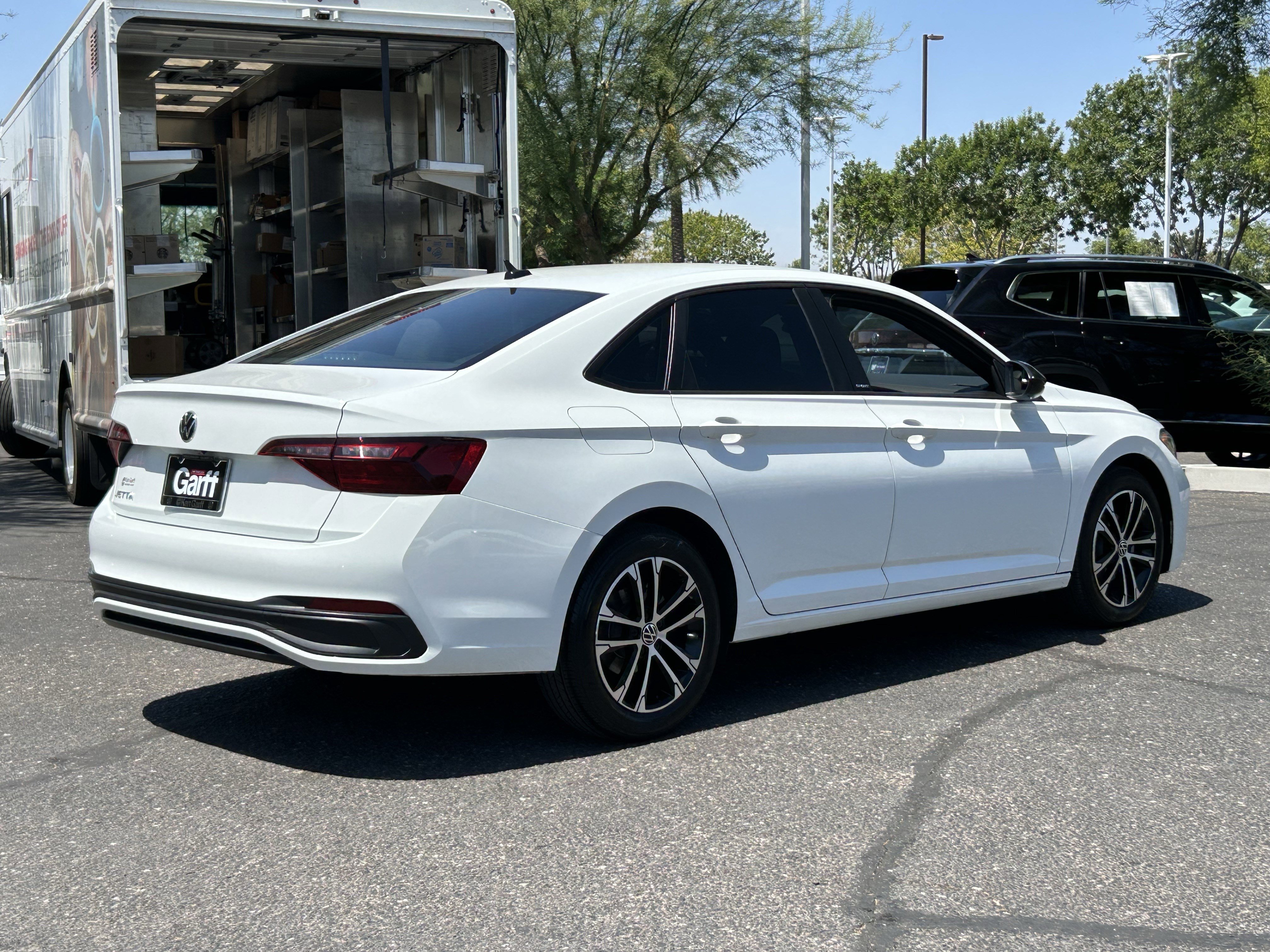 Used 2024 Volkswagen Jetta Sport FWD image 4