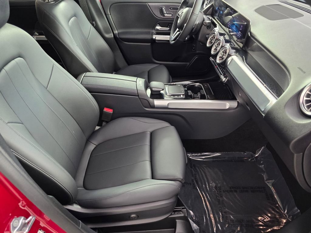 Certified 2022 Mercedes-Benz GLB 250 image 28