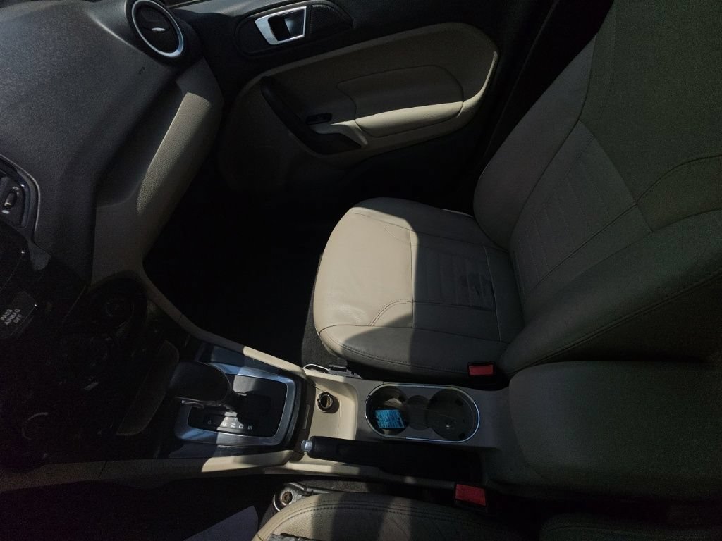Used 2016 Ford Fiesta Titanium FWD image 24