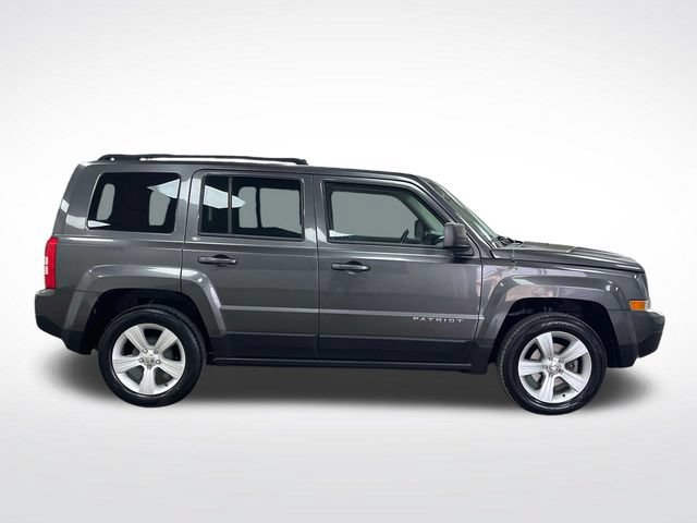 Used 2016 Jeep Patriot Latitude FWD image 4