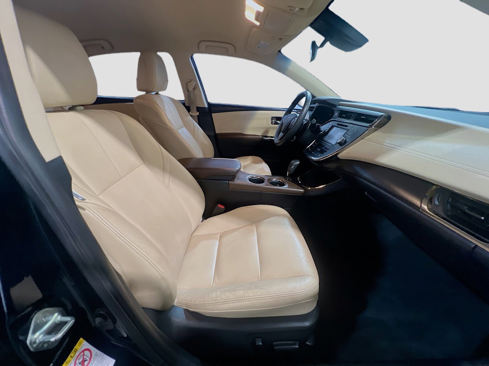 Used 2018 Toyota Avalon XLE w/ Carpet Mat Package FWD image 19