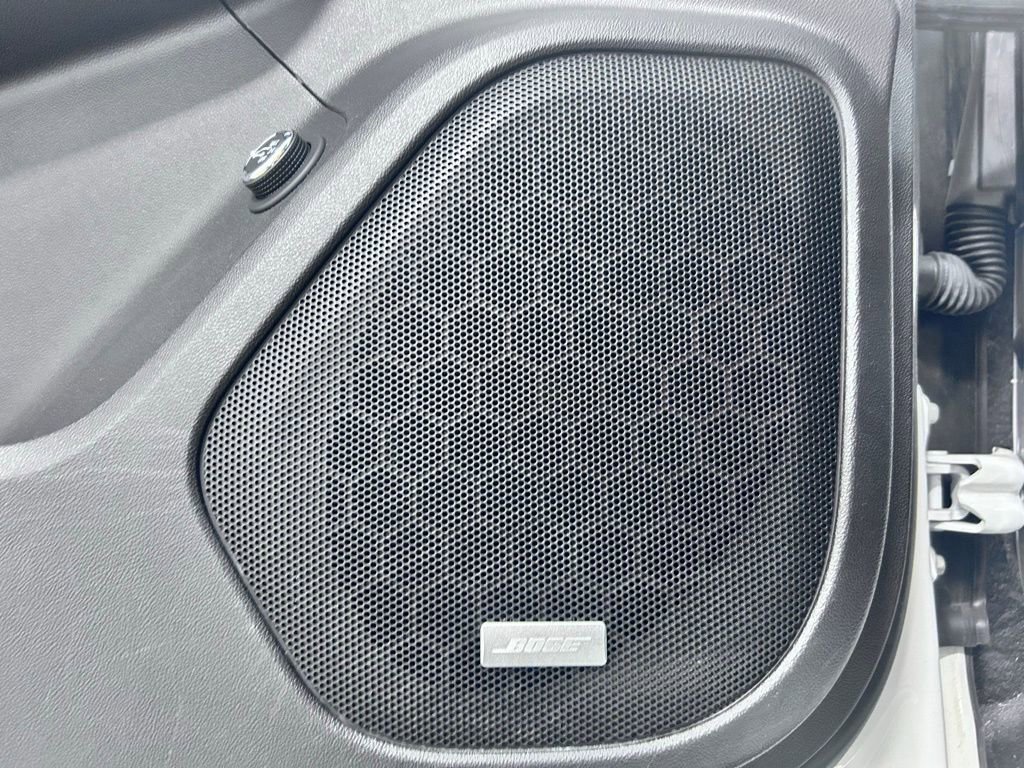 Used 2023 GMC Acadia SLT image 6