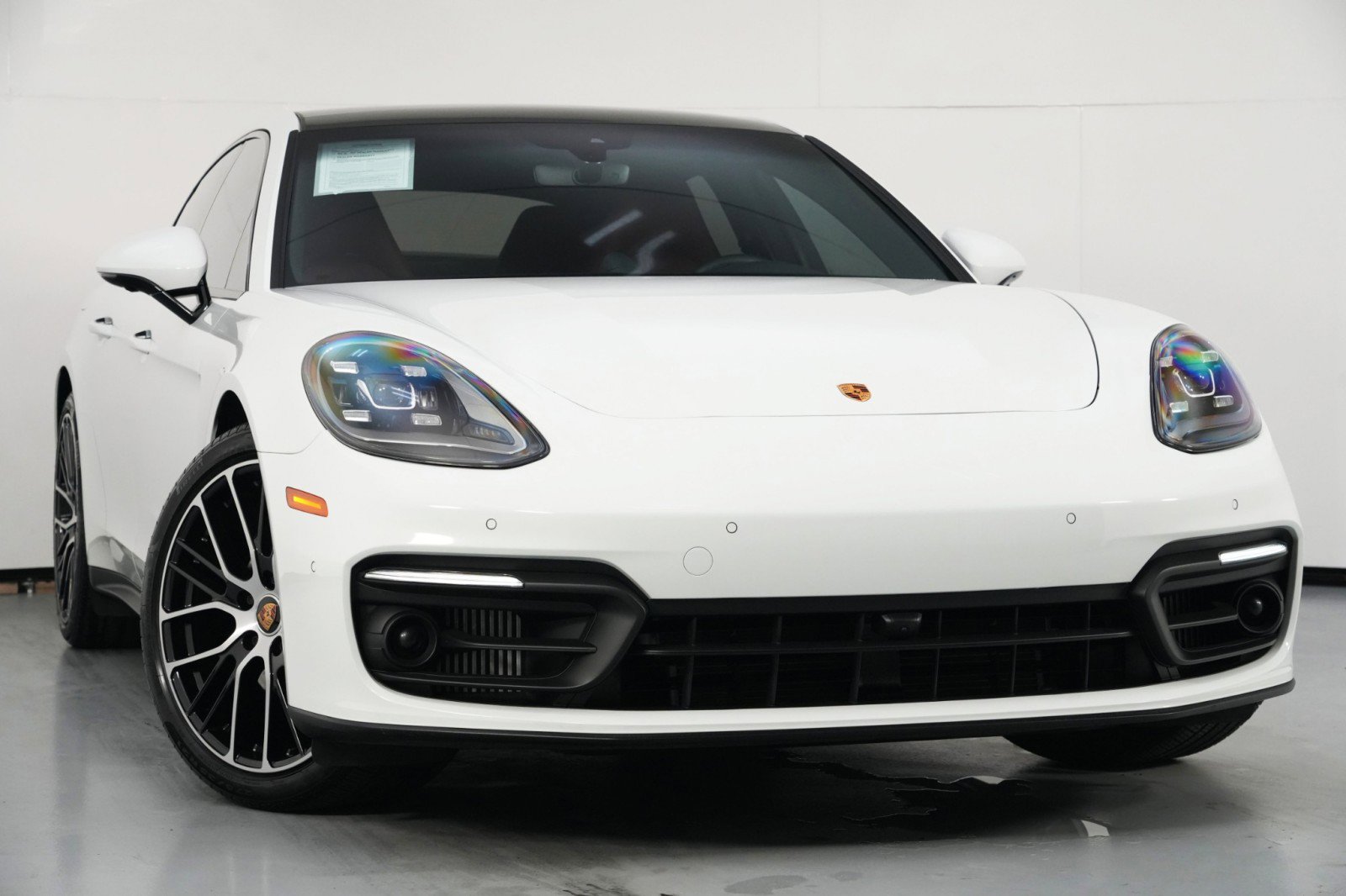 Used 2023 Porsche Panamera Platinum Edition w/ Smoking Package image 4