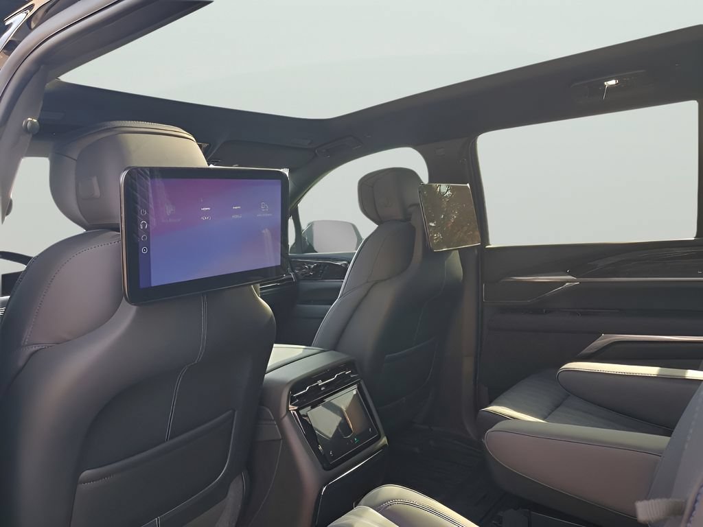 New 2026 Cadillac Escalade IQL Luxury w/ LPO, Floor Liner Package AWD/4WD image 27