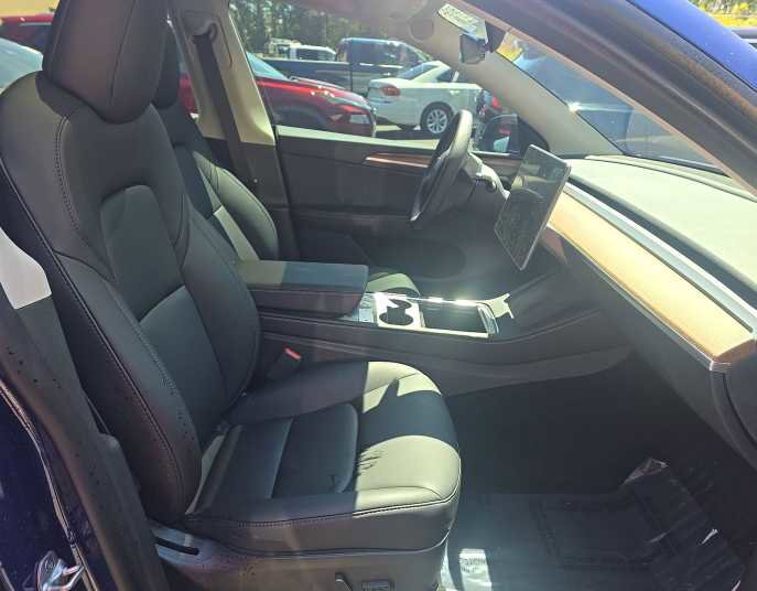 Used 2023 Tesla Model Y AWD image 11
