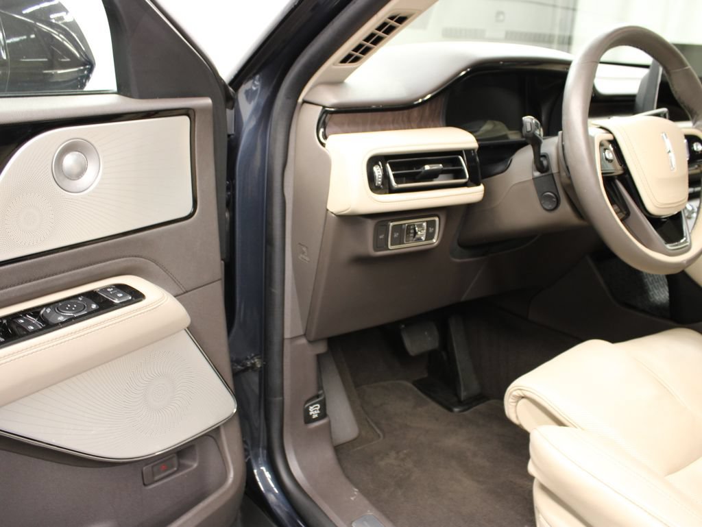 Used 2022 Lincoln Aviator Reserve w/ Equipment Group 201A AWD/4WD image 58