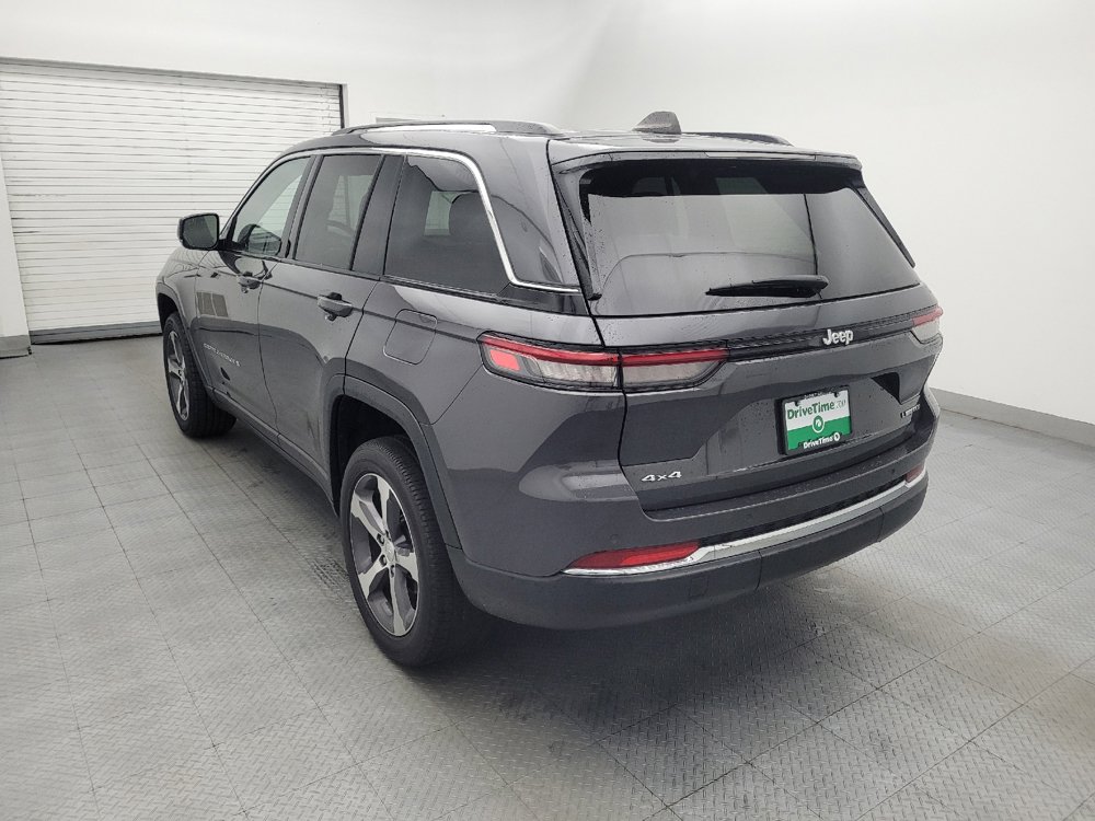 Used 2023 Jeep Grand Cherokee Limited AWD/4WD image 5