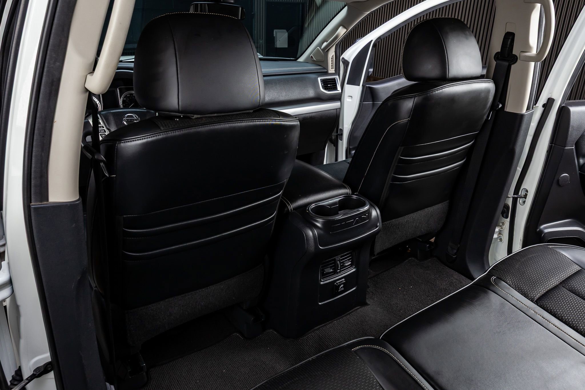 Used 2017 Nissan Titan PRO-4X image 33