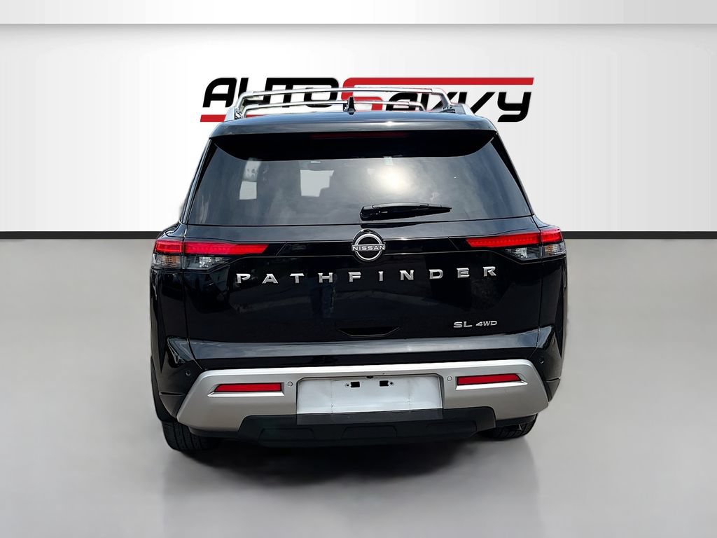 Used 2025 Nissan Pathfinder SL AWD/4WD image 6