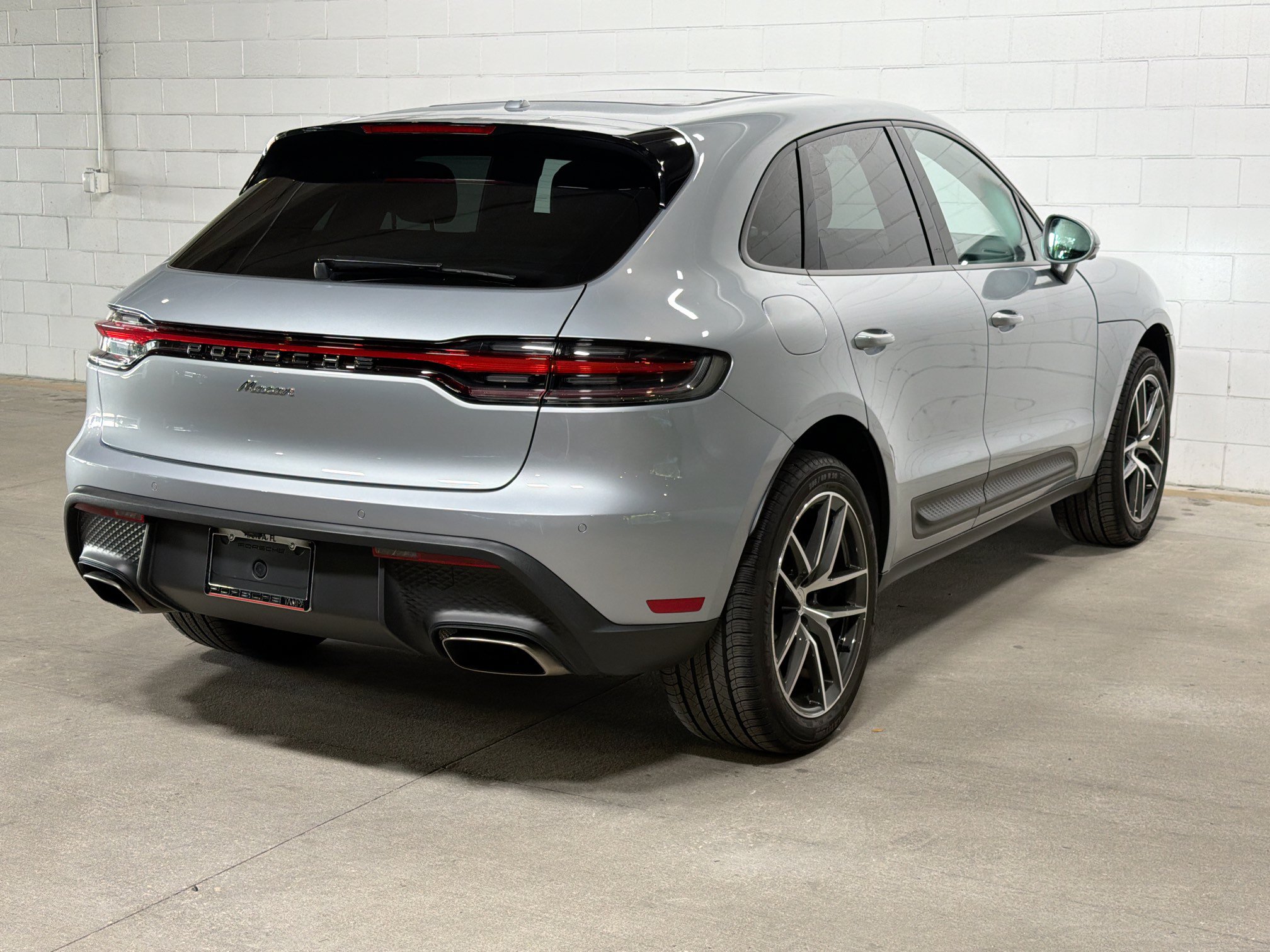 Certified 2026 Porsche Macan AWD/4WD image 7