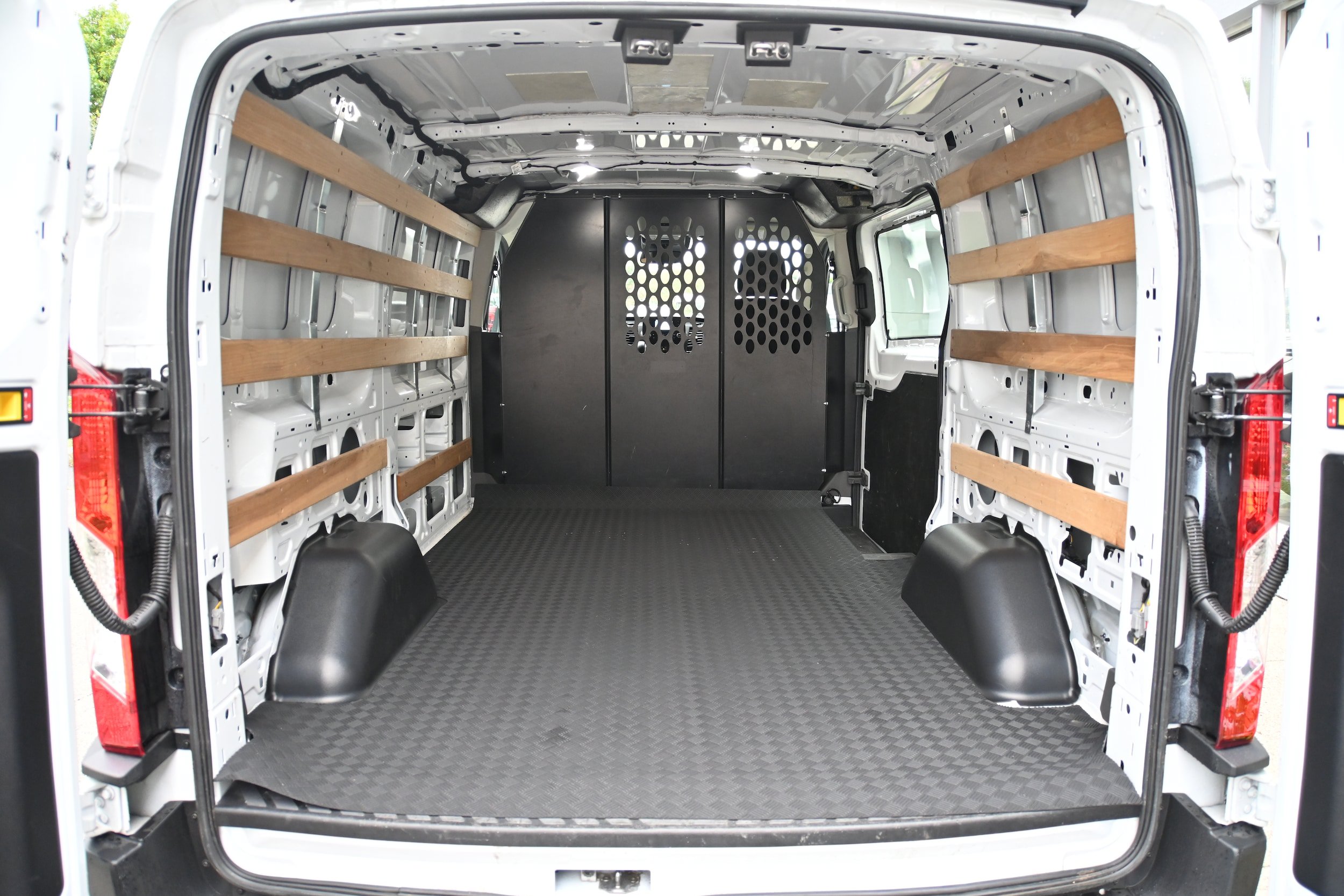 Used 2025 Ford Transit 250 Low Roof w/ Exterior Upgrade Package RWD image 6